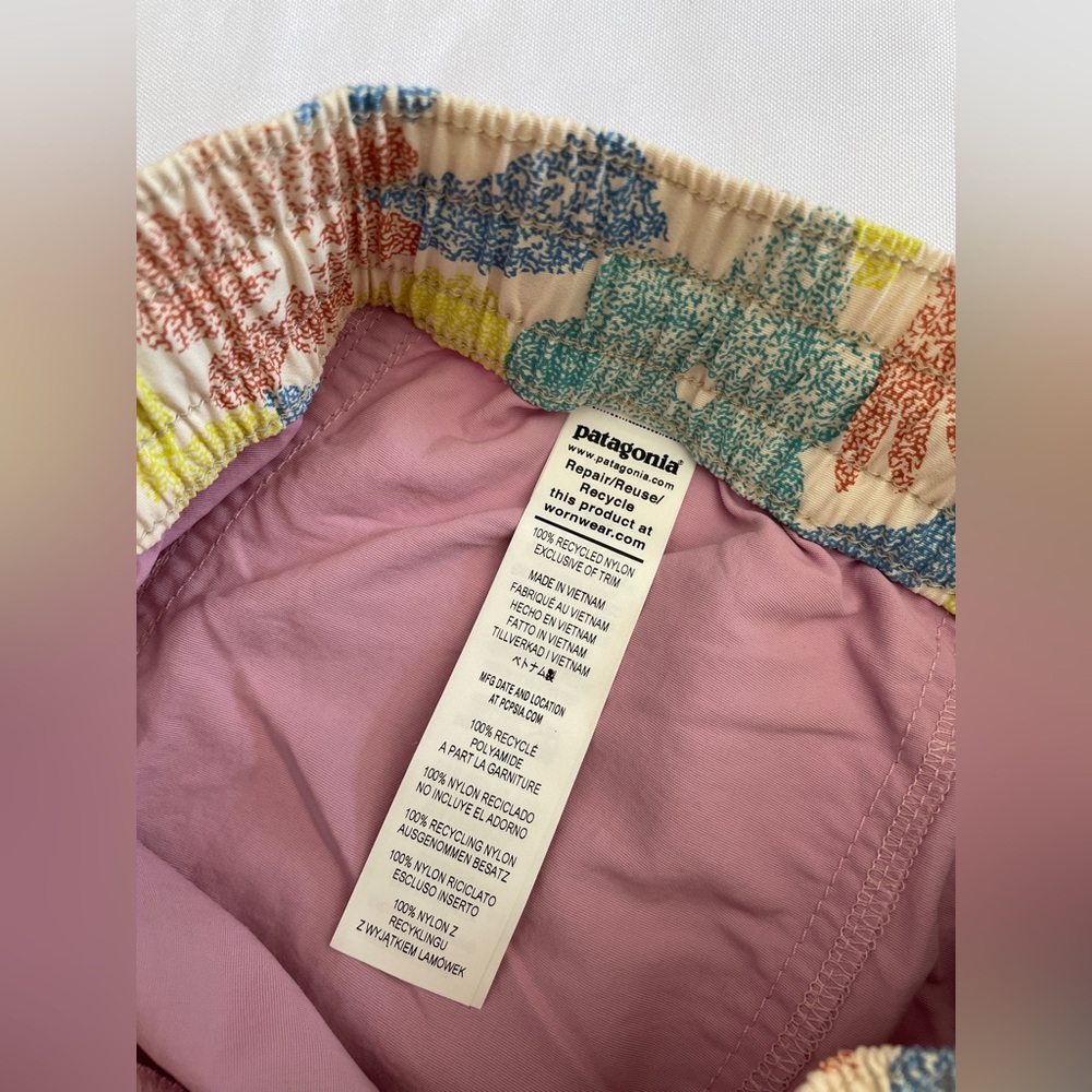 $55 Patagonia Costa Rica Baggies 3" Shorts Kids' Size XL / 14 Milkweed Mauve - Picture 7 of 10